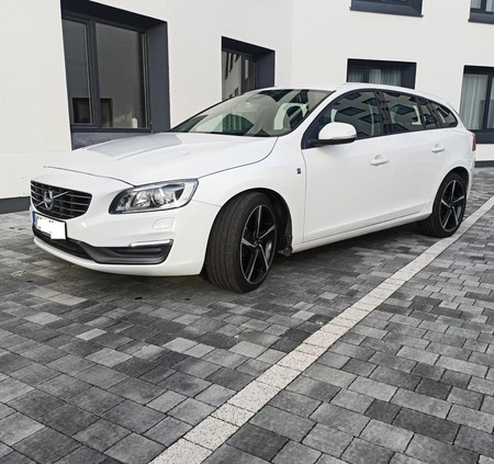 Volvo V60 cena 46900 przebieg: 227000, rok produkcji 2015 z Kraków małe 191